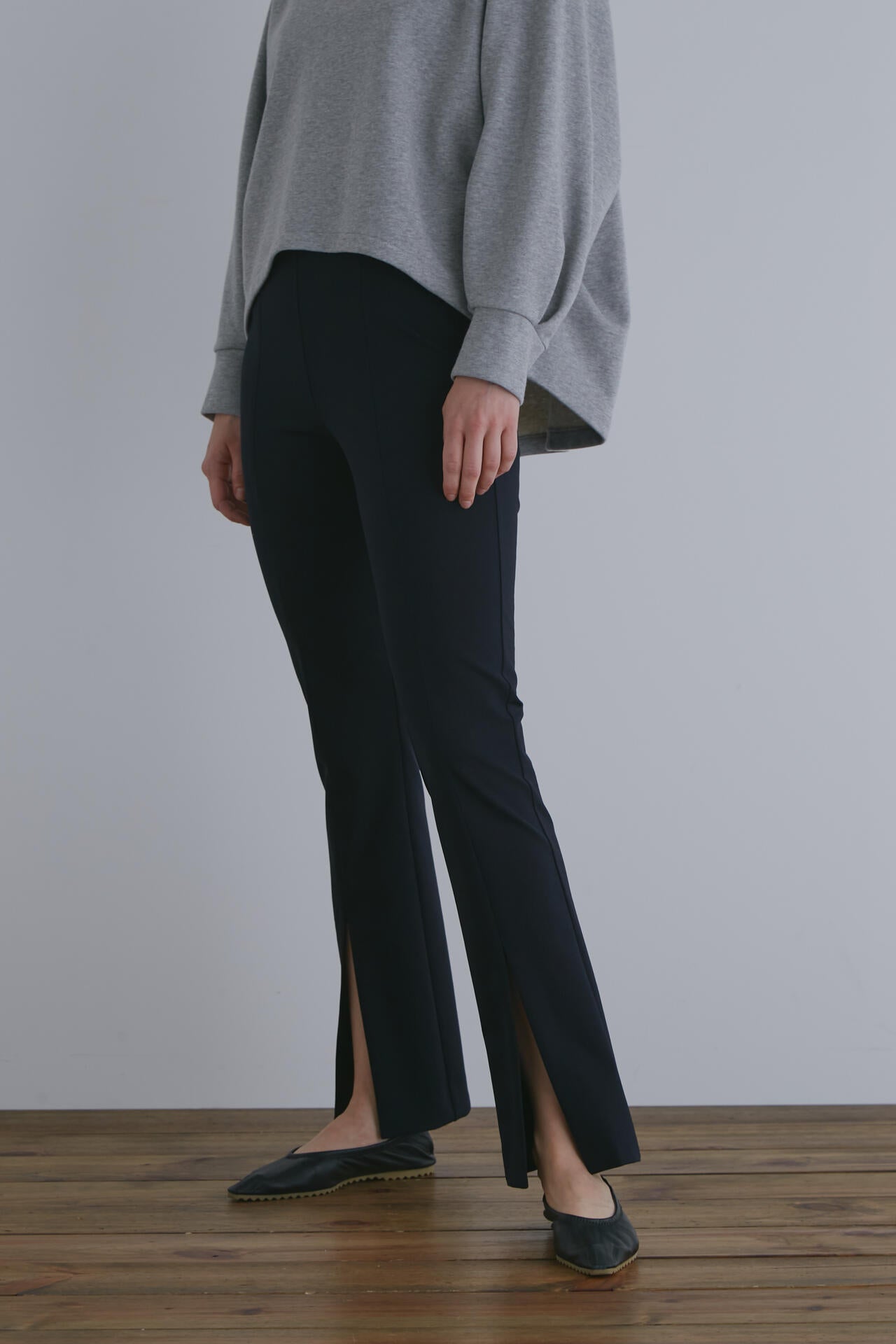 【EC限定】ハイストレッチフロントスリットパンツ(+10cm丈)