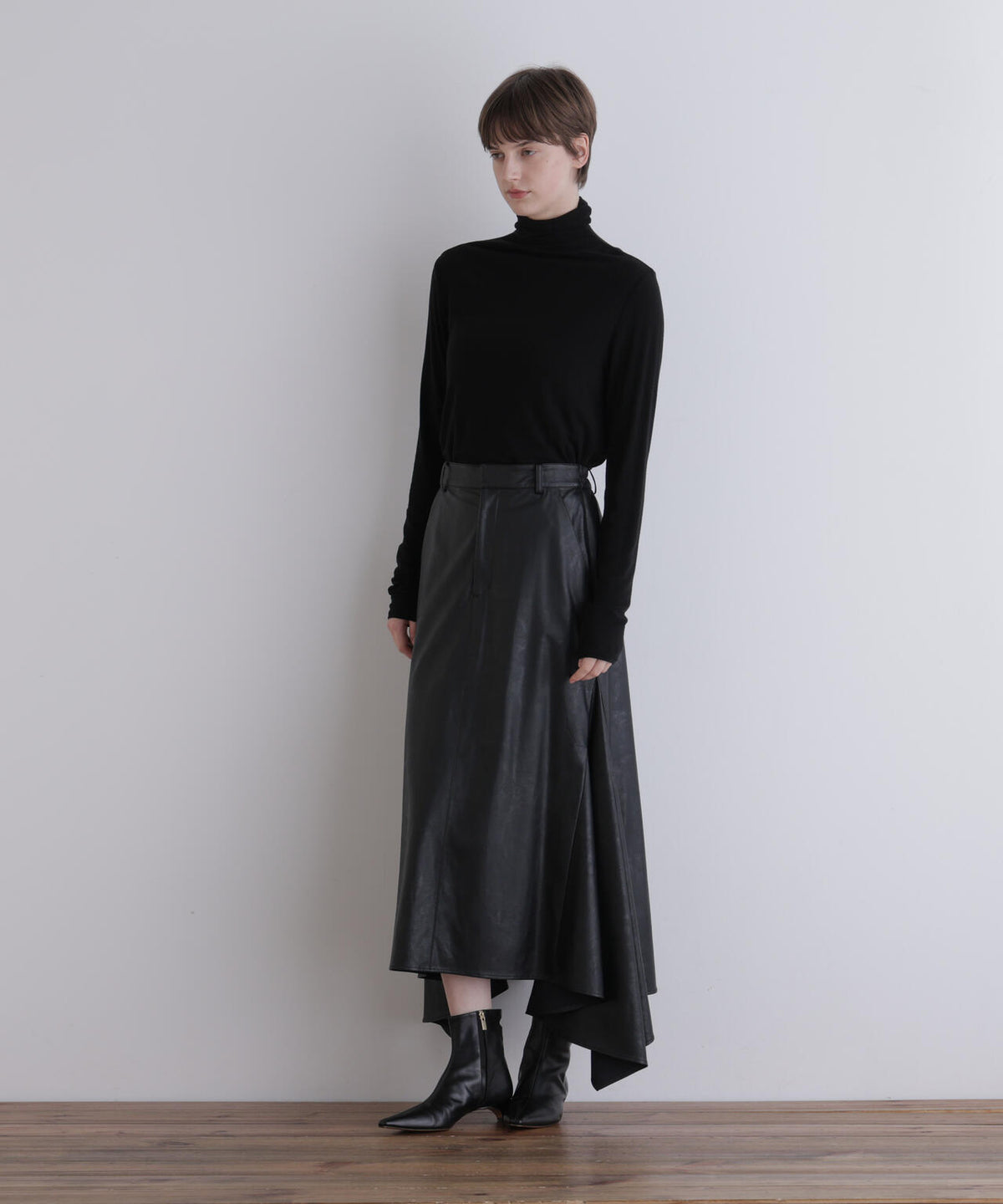身長173cm B81 W61 H89 着用サイズ:F