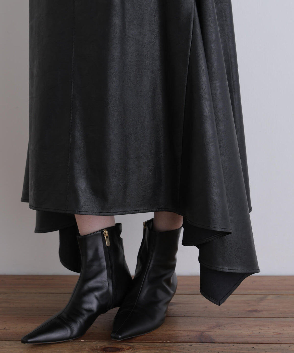 身長173cm B81 W61 H89 着用サイズ:F