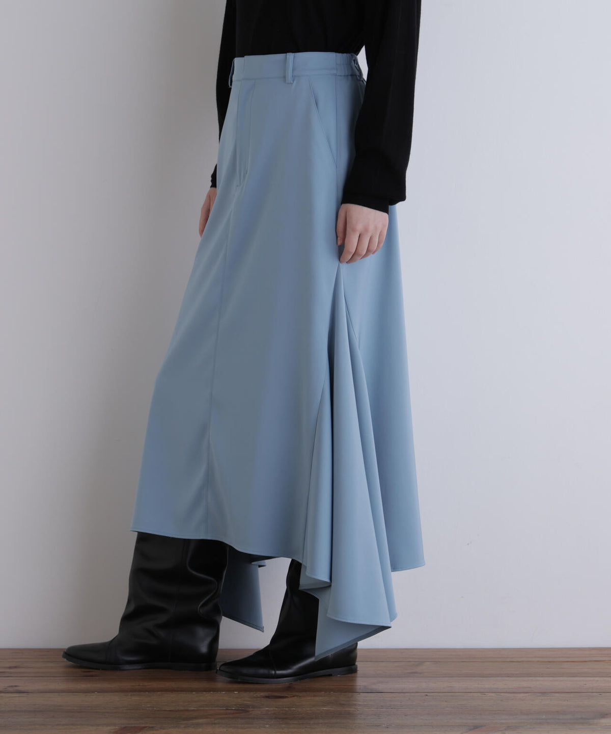 身長173cm B81 W61 H89 着用サイズ:F