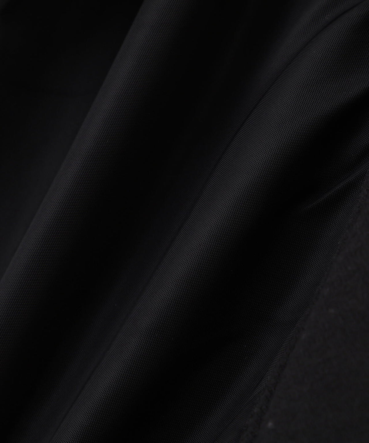 《LE PHIL SPORTS》テックダンボール切替プルオーバー