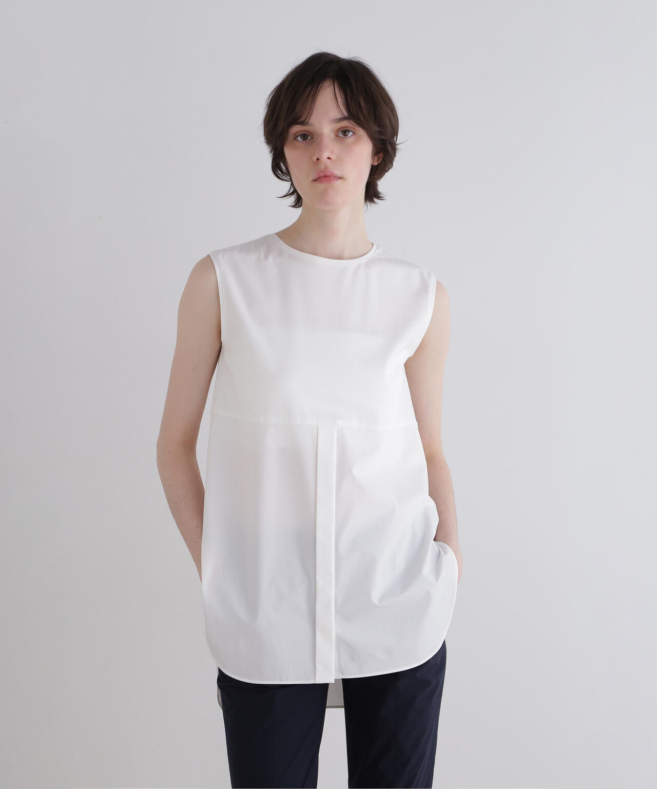 身長177cm B81 W59 H89 着用サイズ:F