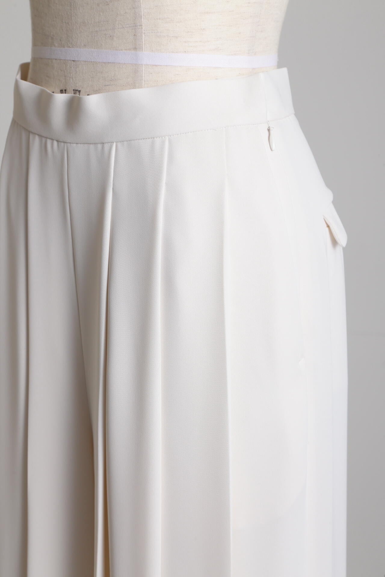 Tuck Pleated Wide Pants