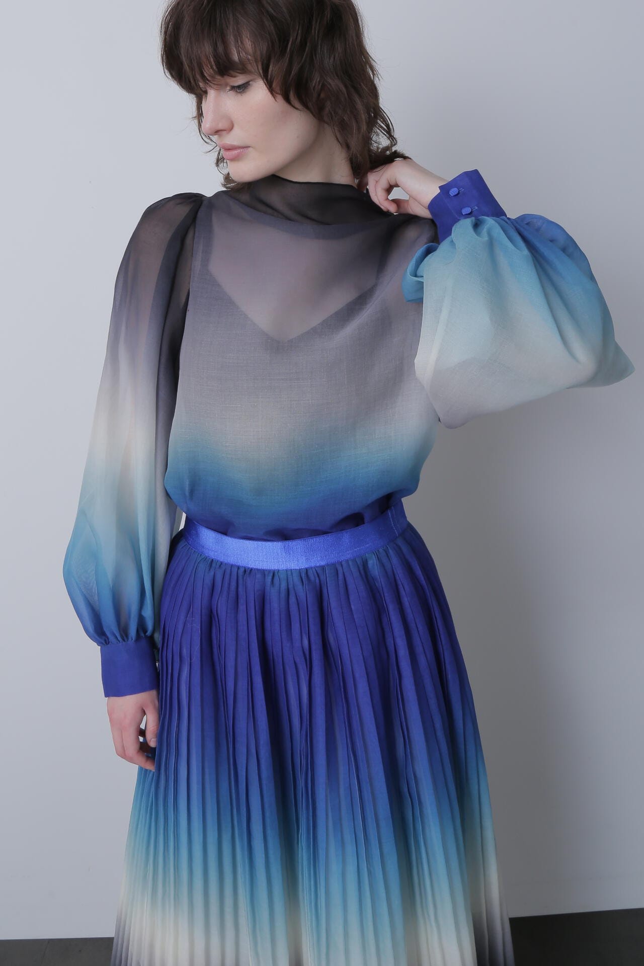 【TV着用】Bottleneck Volume Sleeve Blouse