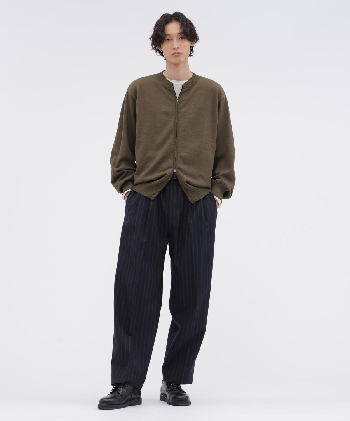 身長185cm B84 W66cm H91cm 着用サイズ:L