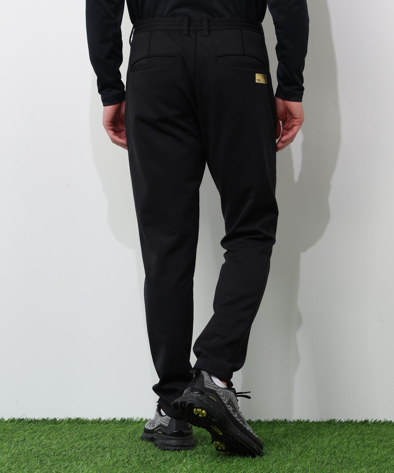 【PING APPAREL】全方向ストレッチ 接結裏メッシュスウェットテーパードパンツ <GOLD> (MENS)
