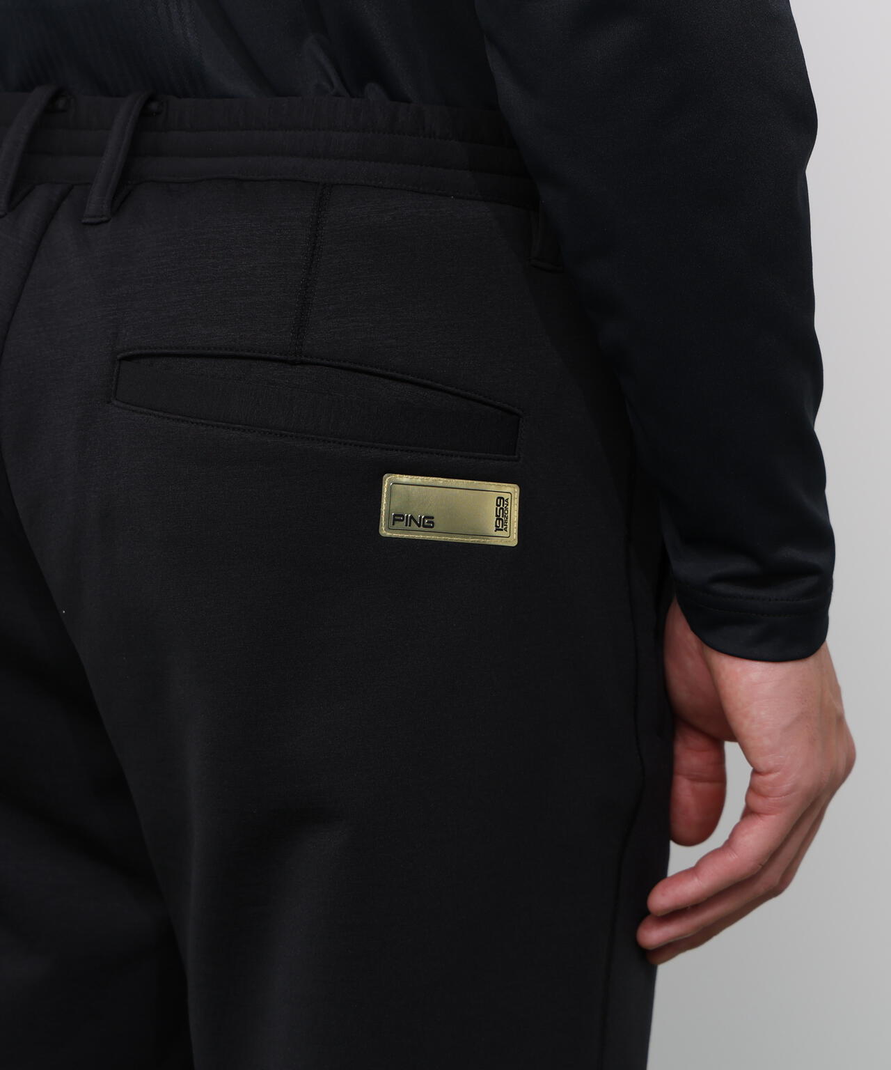 【PING APPAREL】全方向ストレッチ 接結裏メッシュスウェットテーパードパンツ <GOLD> (MENS)