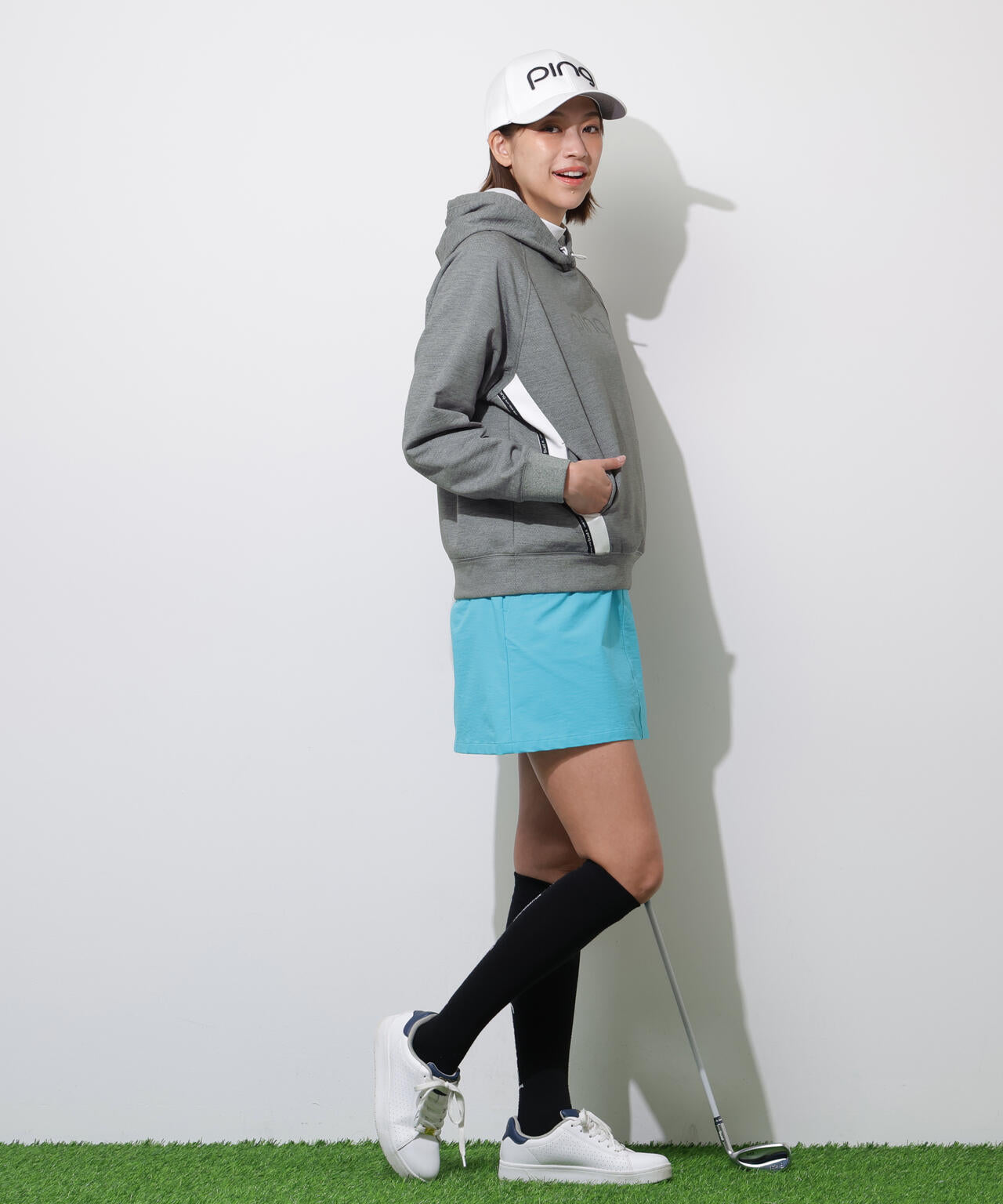 【PING APPAREL】全方向ストレッチ接結裏メッシュ切替ロゴテープスウェットフーディ <PERFORMANCE> (LADIES)