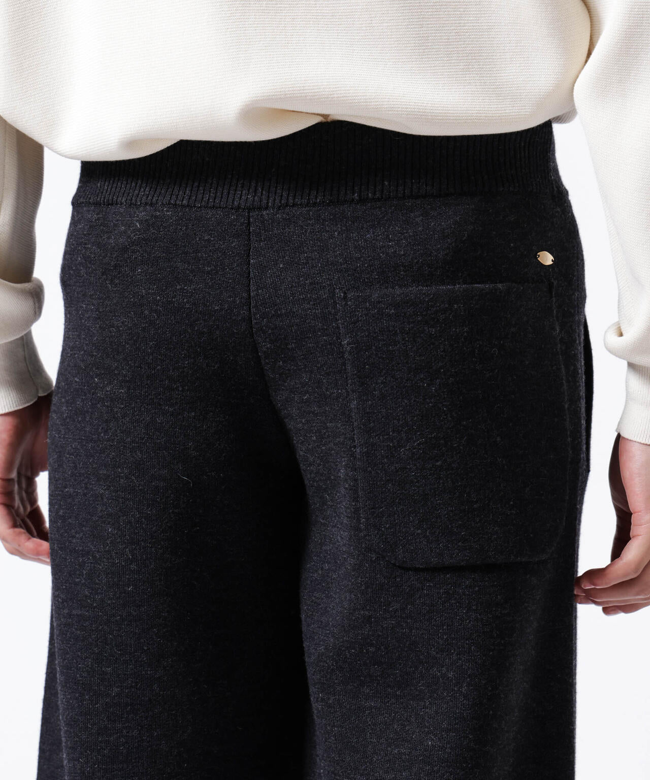 「ASSEMBLANC」接結ウールニットパンツ
