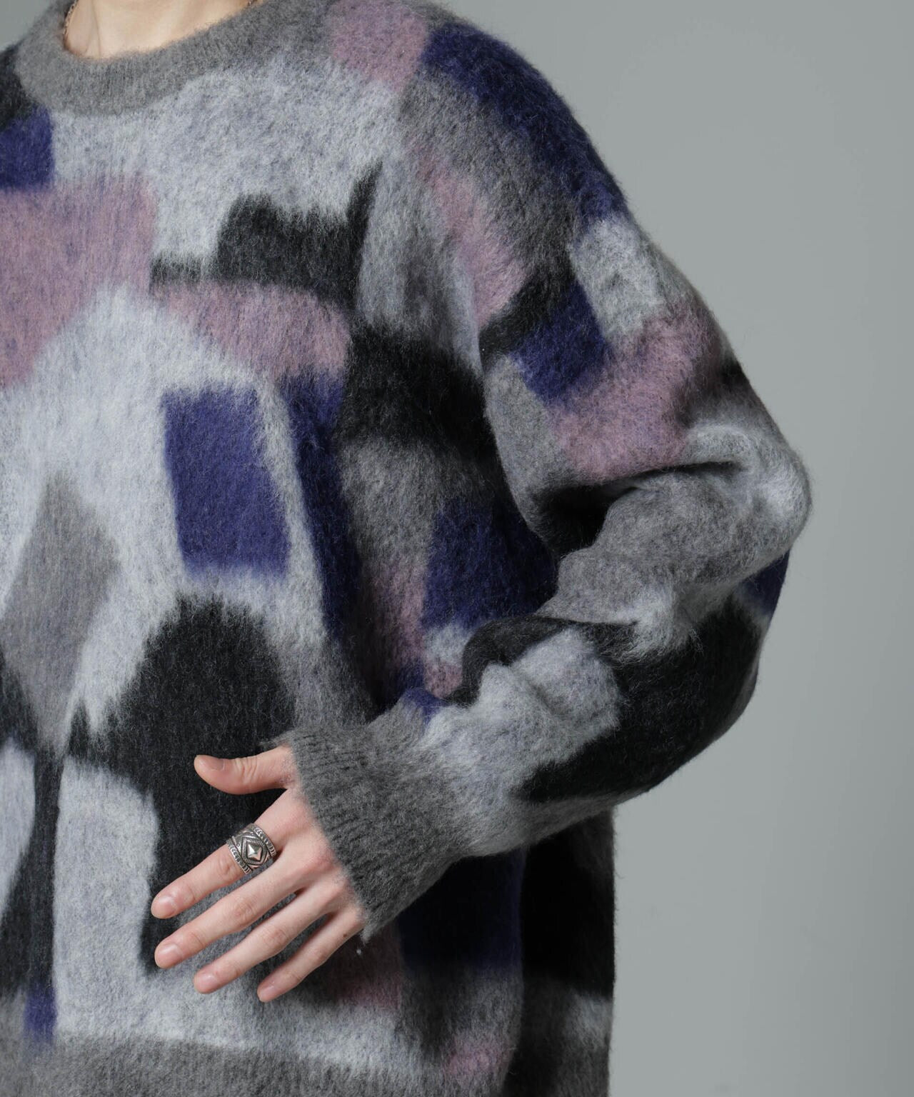「着るアート」YUTAKA KAWAIクルーネックモヘヤミックスニット