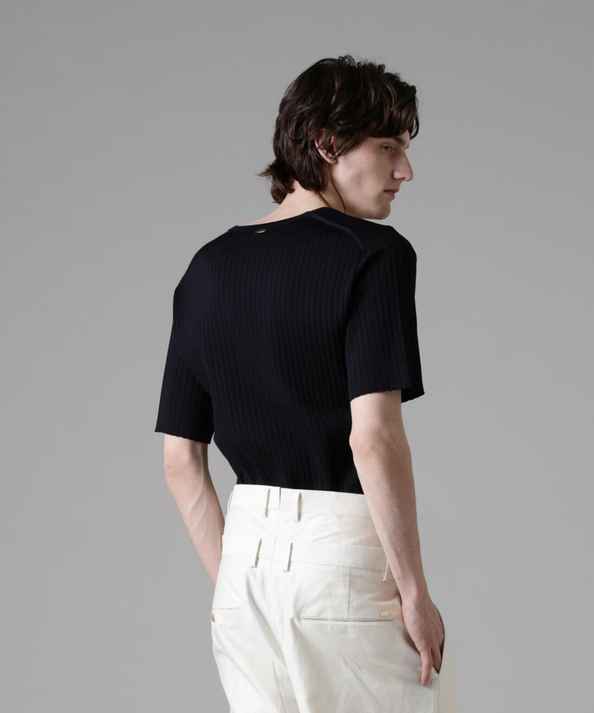 「ASSEMBLANC」ウォッシャブルシルクワイドリブVネックニットTシャツ