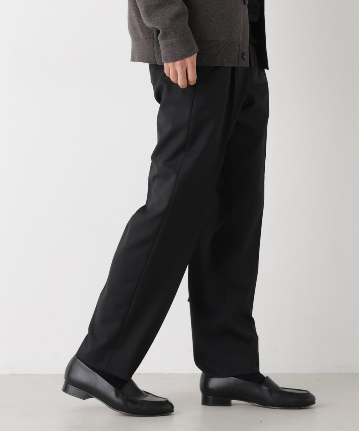 180cm B:89 W:70 H:91 着用サイズ:L
