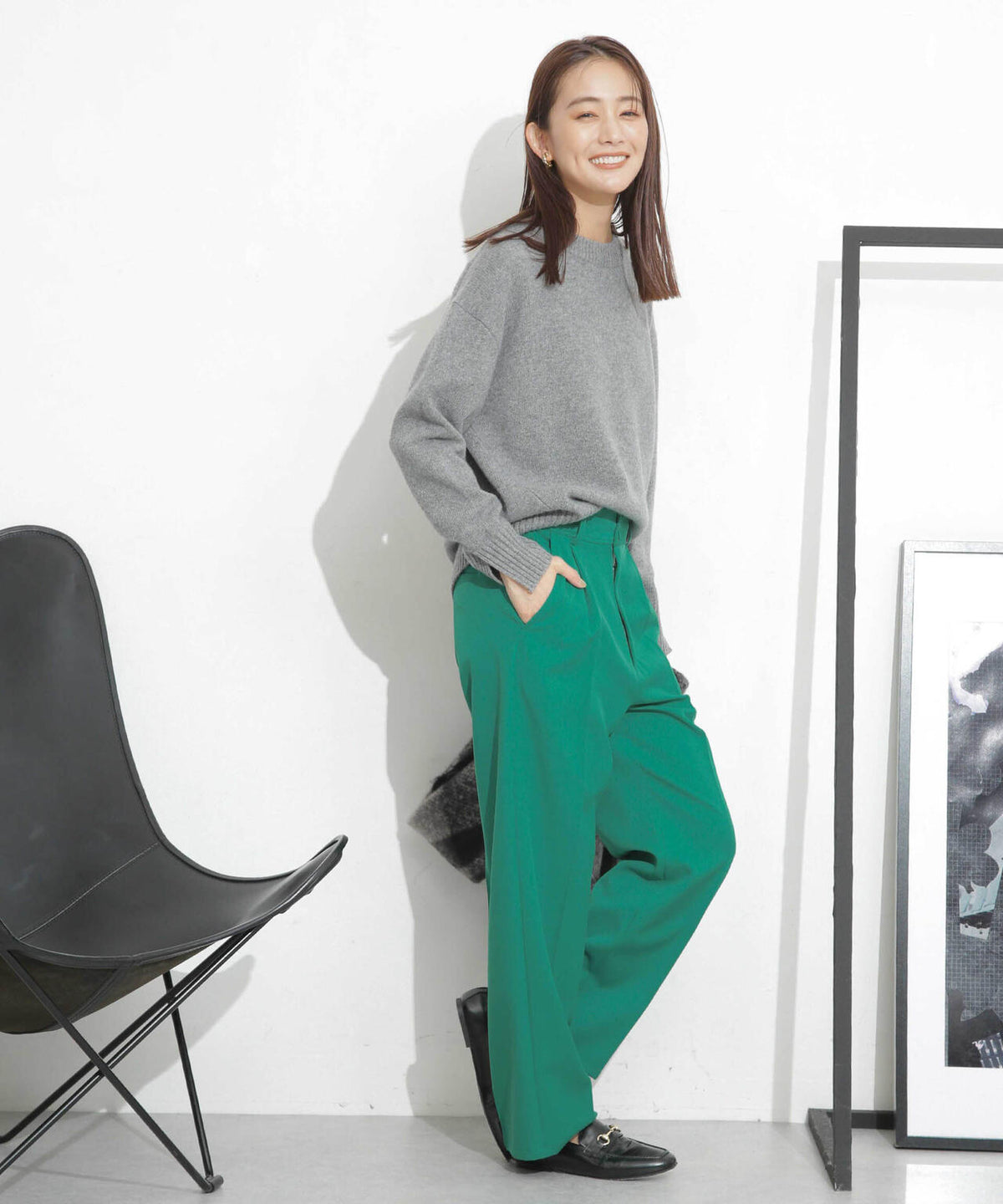 タックテーパードパンツ