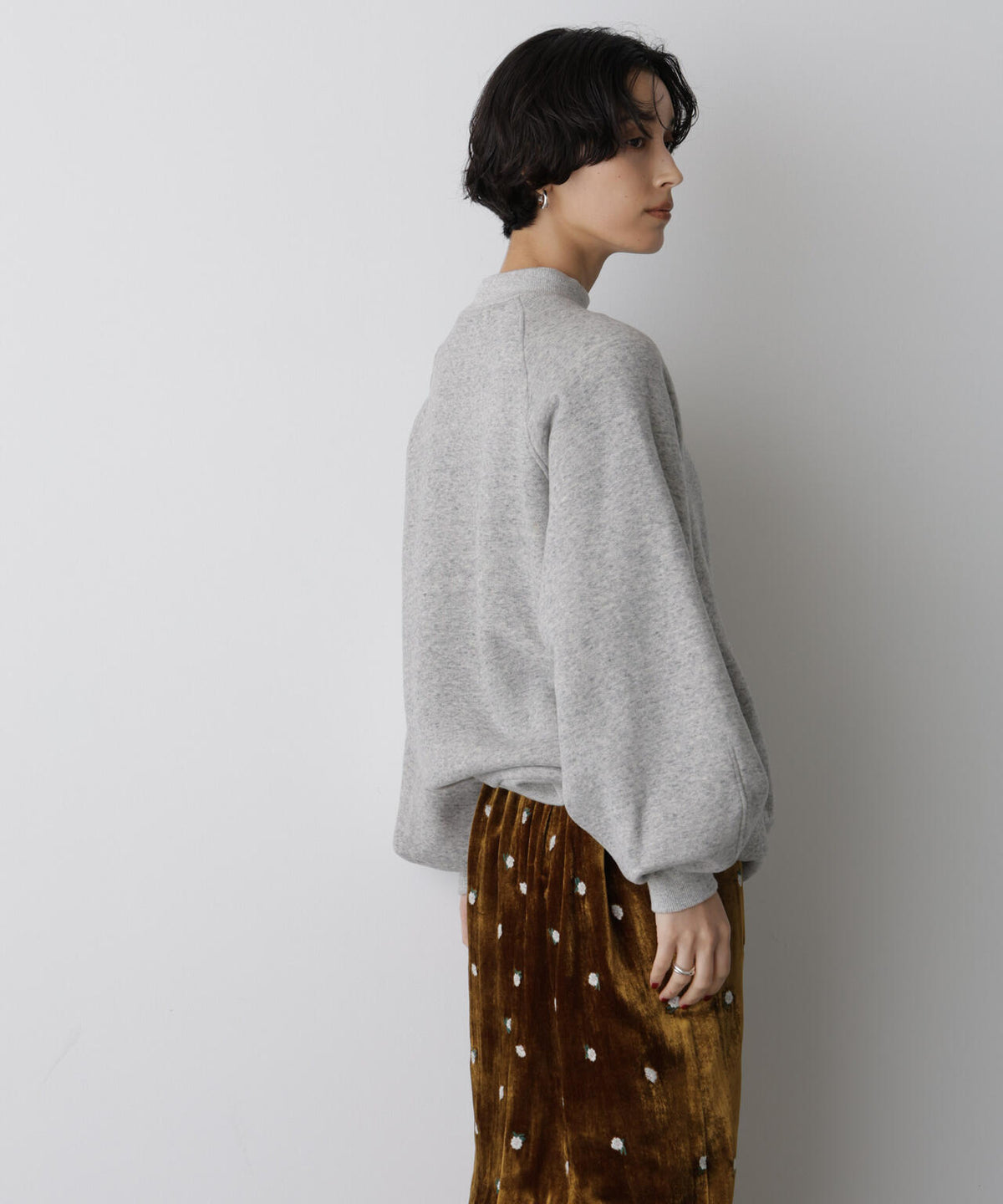 「STEVELOUR」フラッフィースタンドプルオーバー
