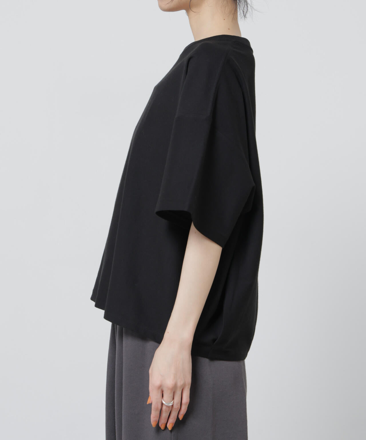 「Meaningful Continuity」coveross(R)ツイル調冷感プレーティング天竺Tシャツ