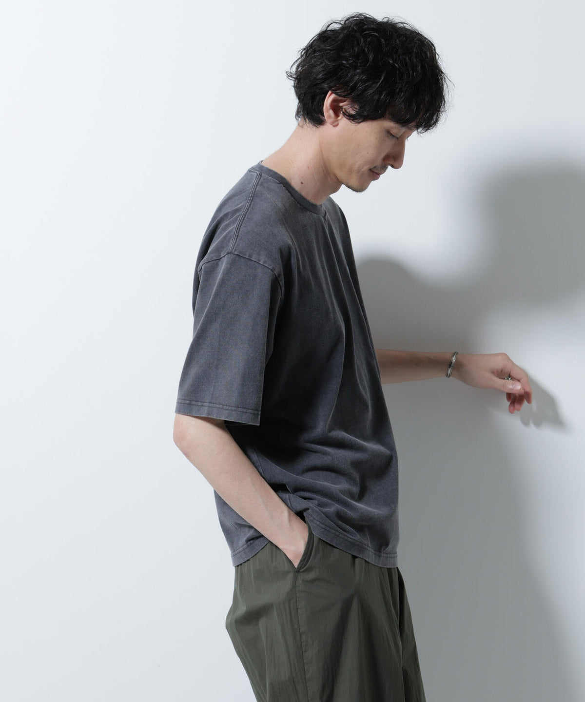 「A-C-Z」ピグメントグラフィックTシャツ 半袖