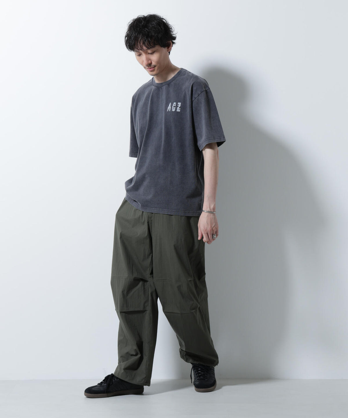 「A-C-Z」ピグメントグラフィックTシャツ 半袖