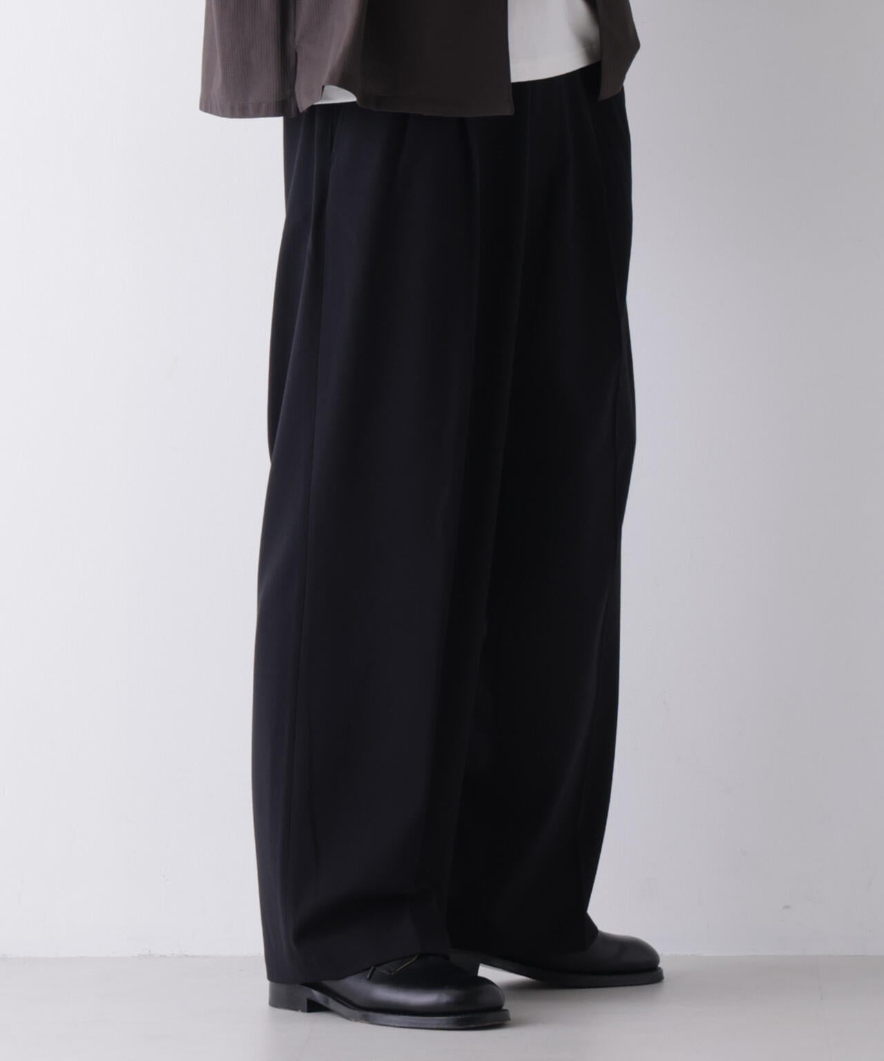185cm B:92 W:77 H:90 着用サイズ:L