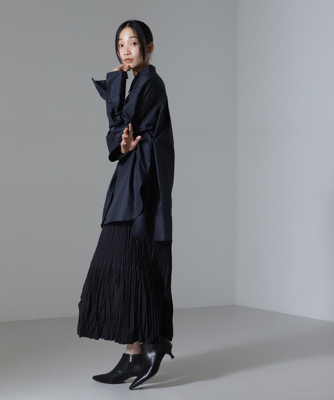 サイドタブ付ワイドスリーブシャツ