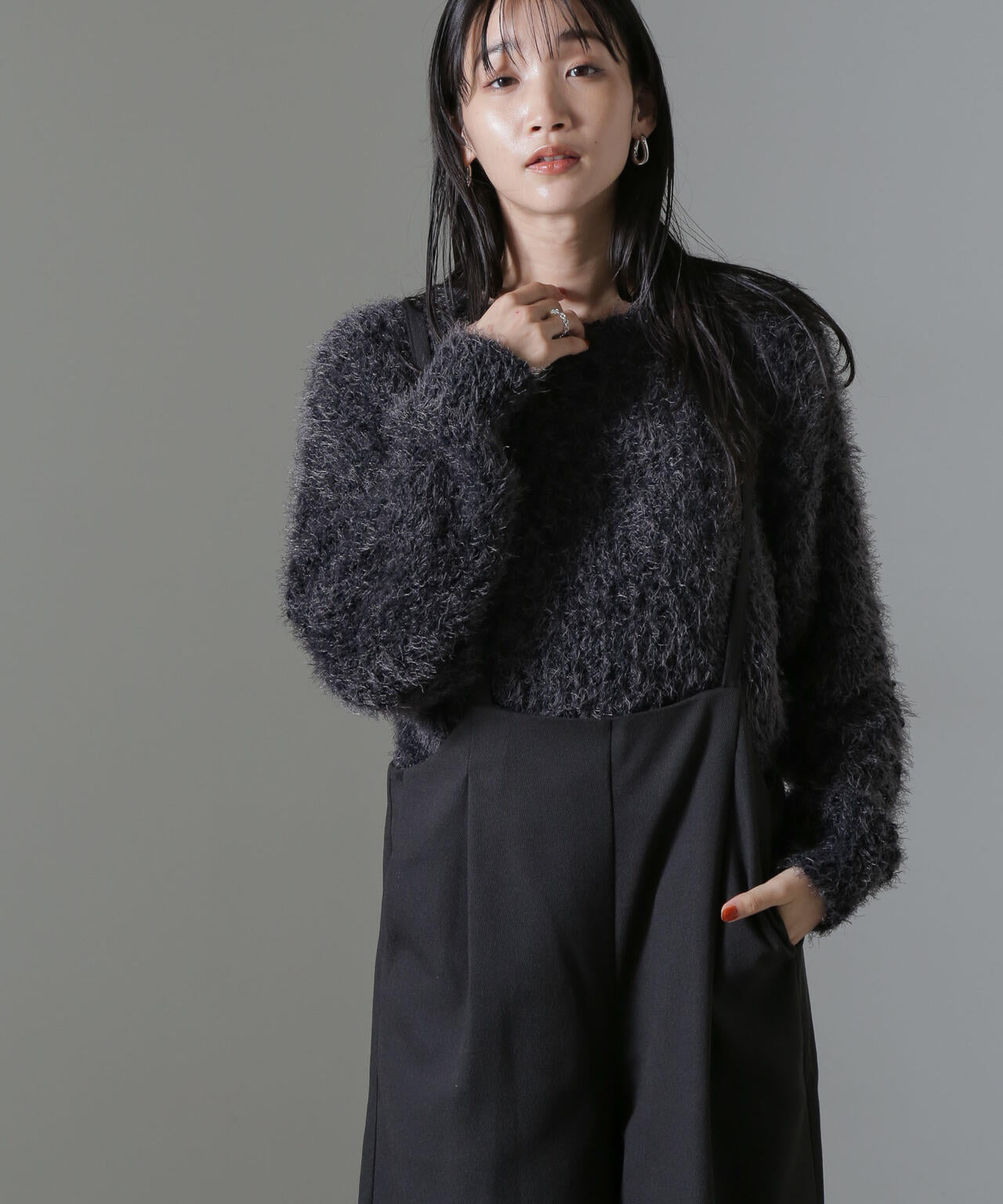 モールフェザークロップドニットトップス