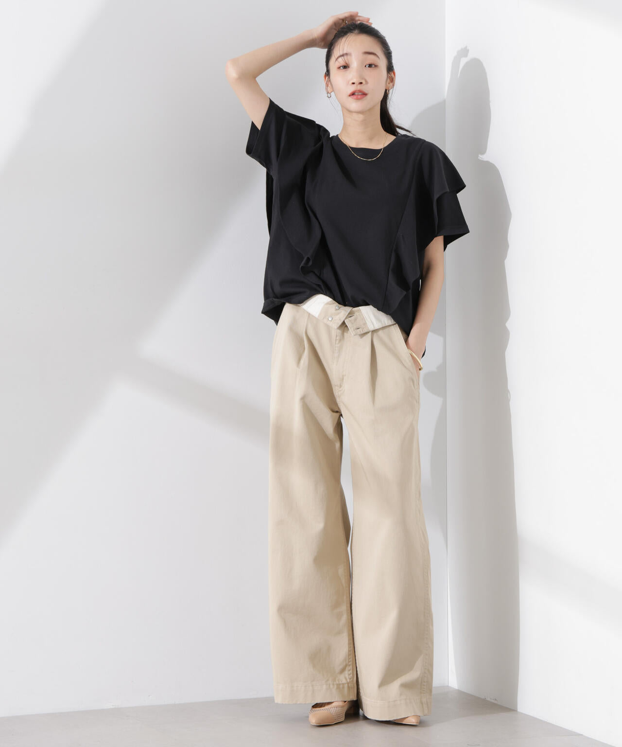 ラッフルデザインTシャツ