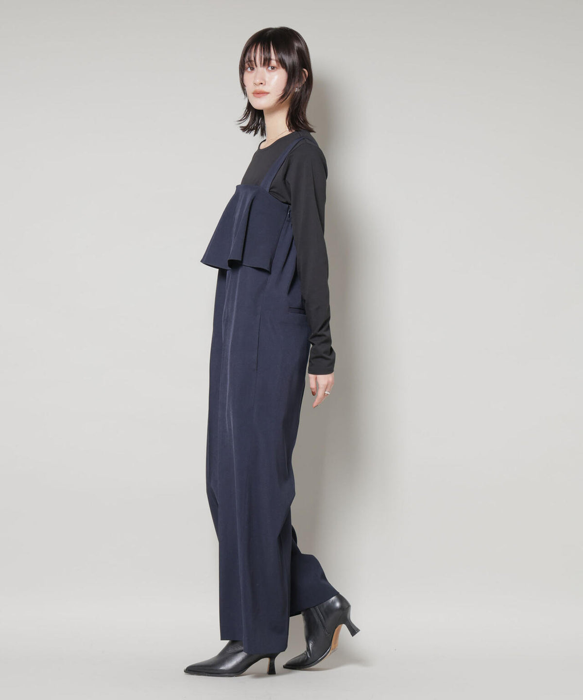 フロントフリルサロペットパンツ