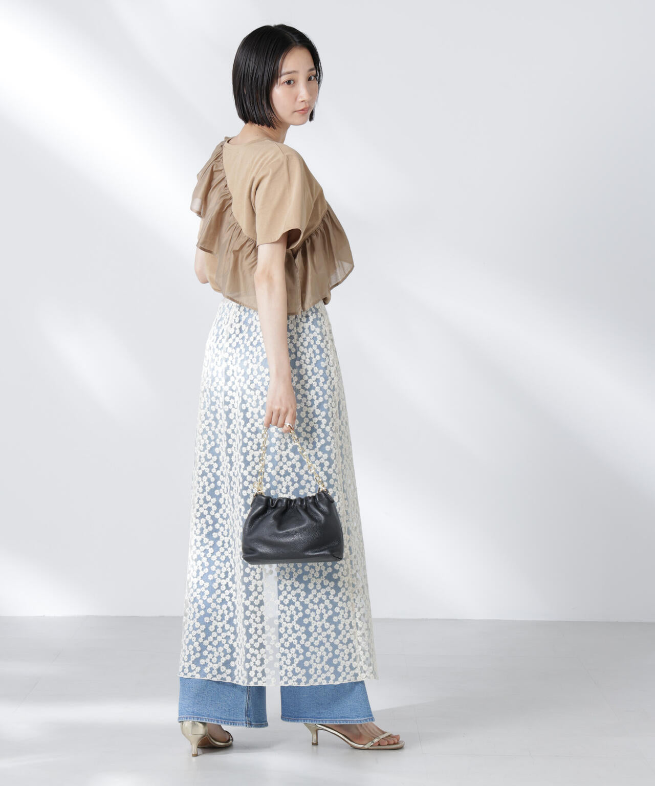 アシンメトリーフリル異素材コンビTシャツ