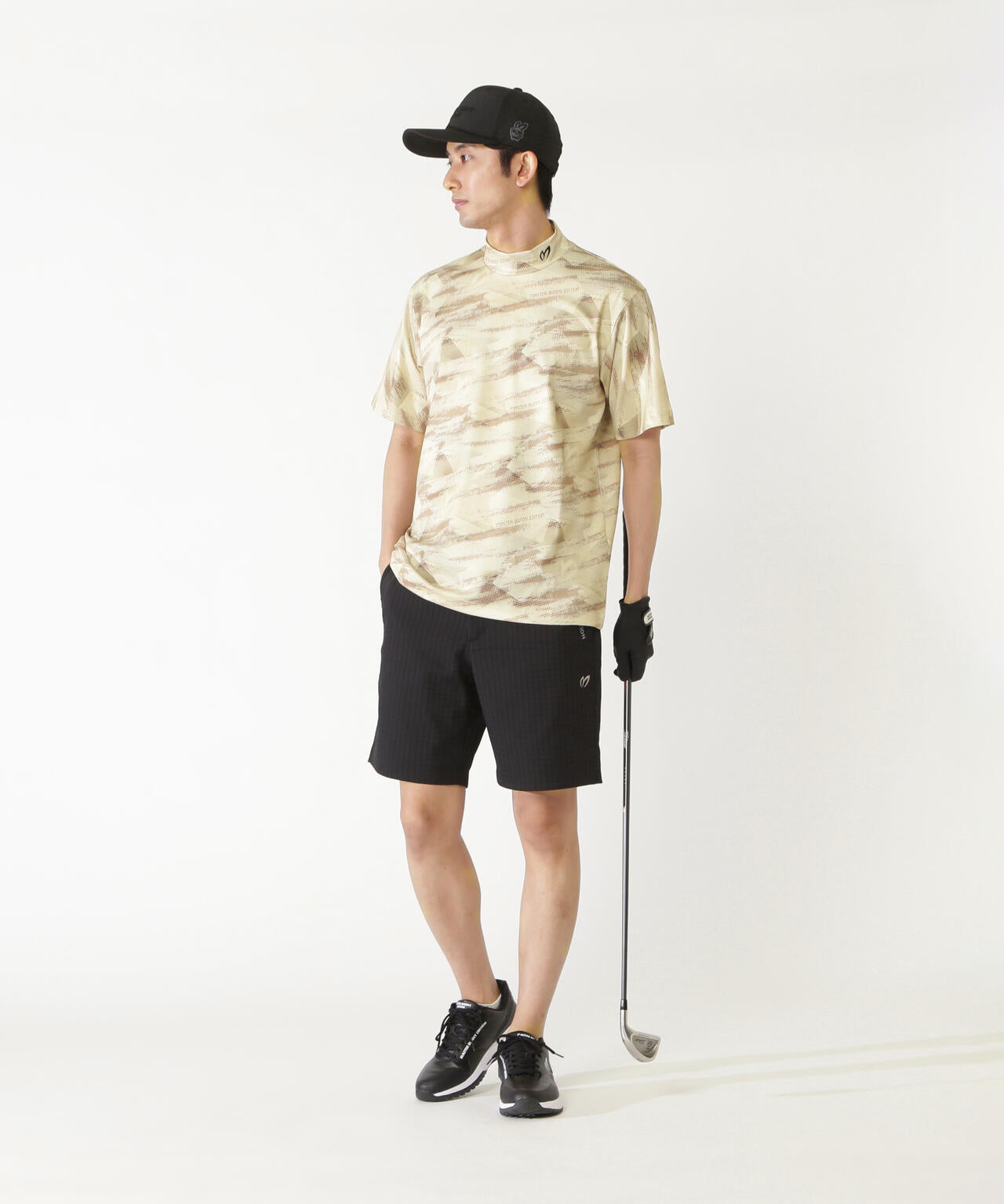 H:182cm/C:93/W:77/H:91 着用サイズ:5
