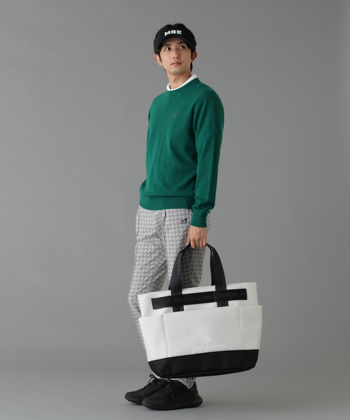 H:182cm/C:93/W:77/H:91 着用サイズ:5