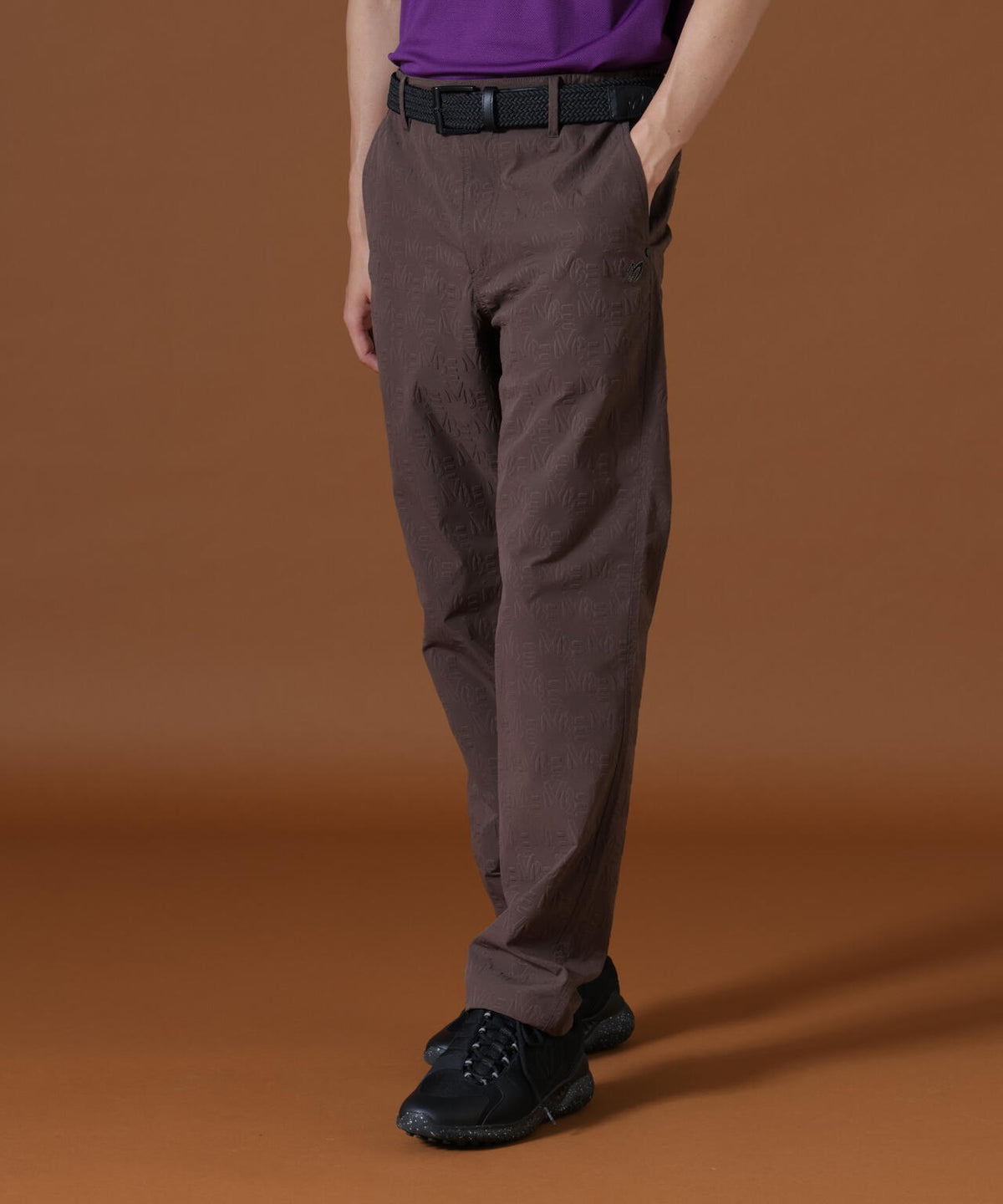 H:182cm/C:93/W:77/H:91 着用サイズ:5