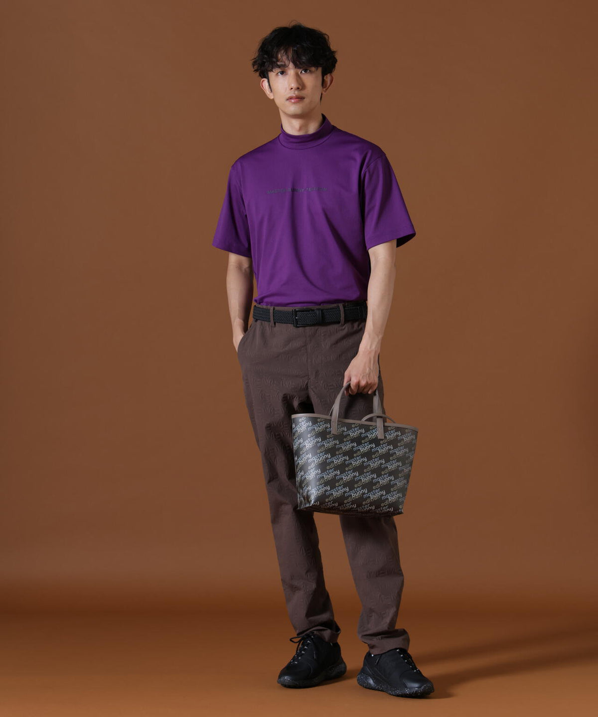 H:182cm/C:93/W:77/H:91 着用サイズ:5