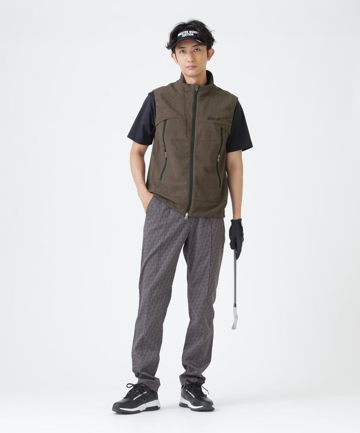 H:182cm/C:93/W:77/H:91 着用サイズ:5