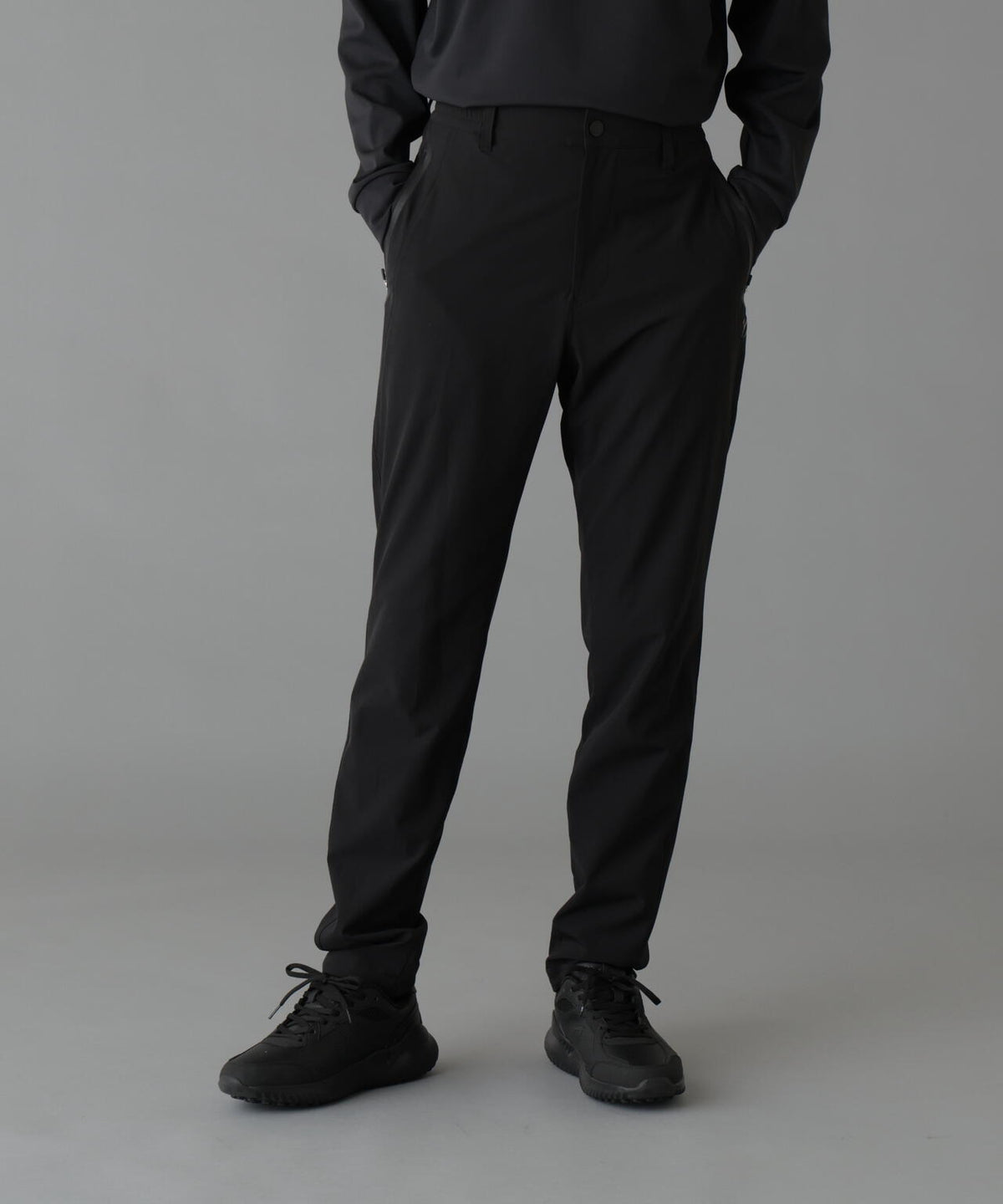 H:182cm/C:93/W:77/H:91 着用サイズ:5