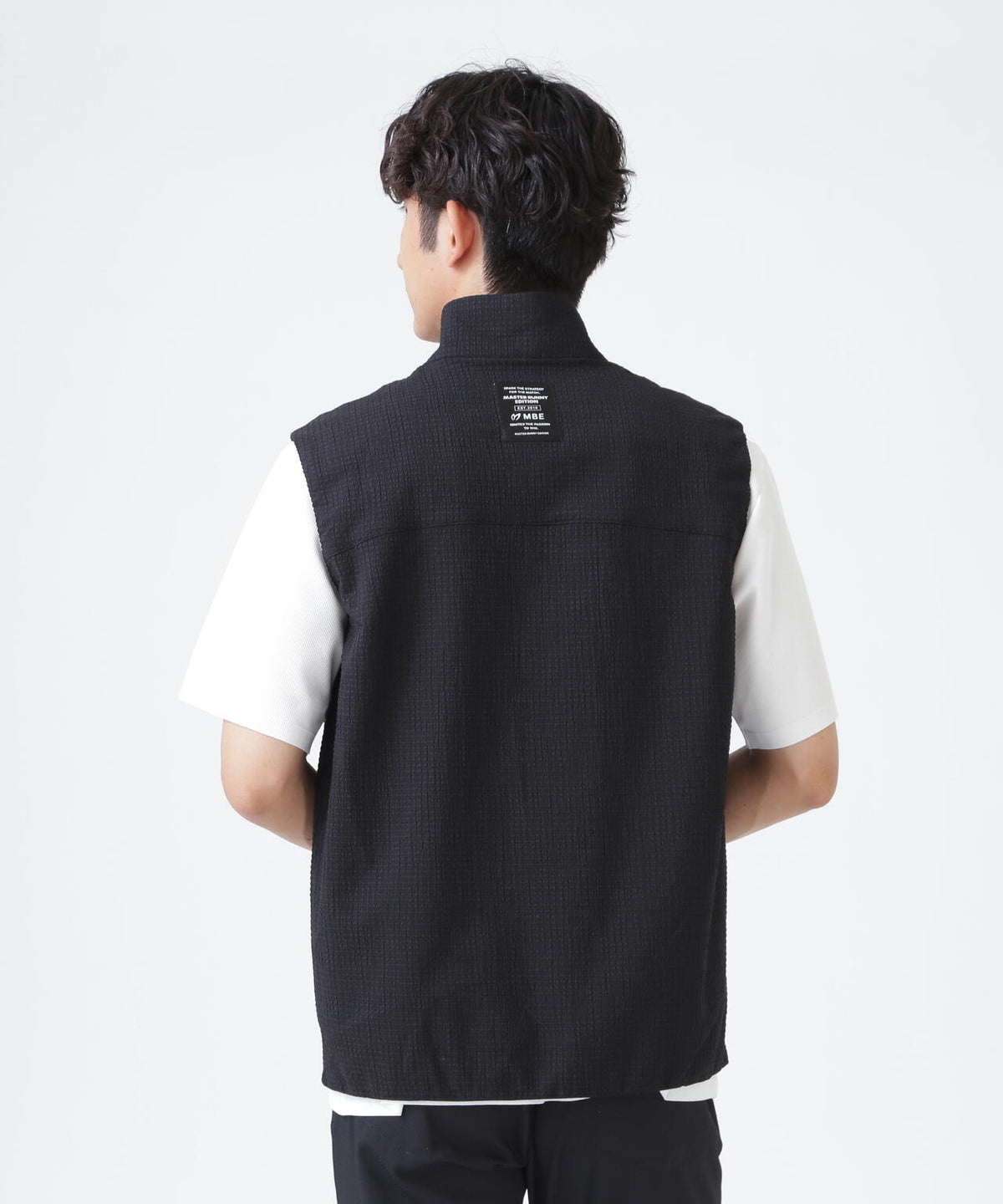 H:182cm/C:93/W:77/H:91 着用サイズ:5