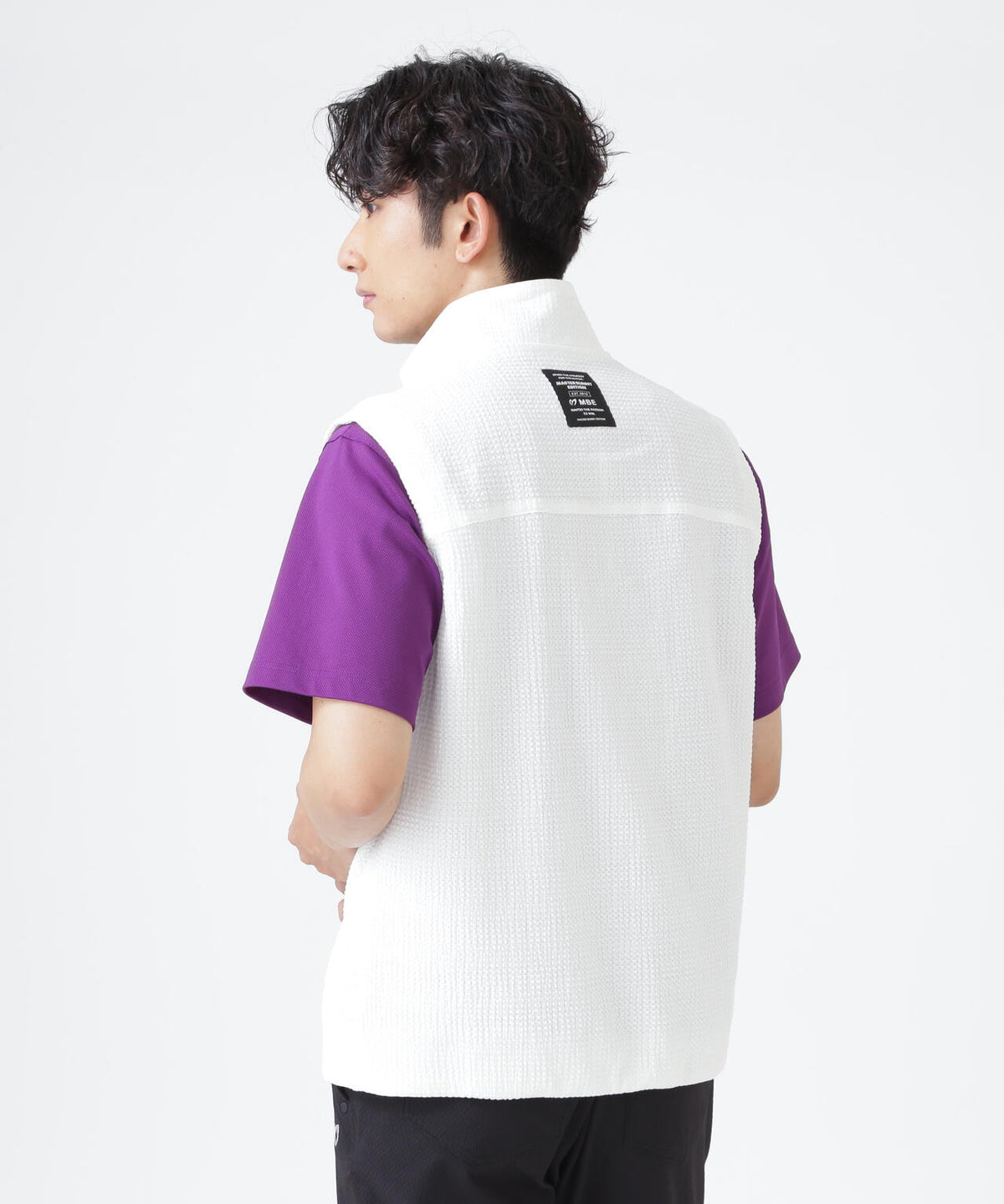 H:182cm/C:93/W:77/H:91 着用サイズ:5