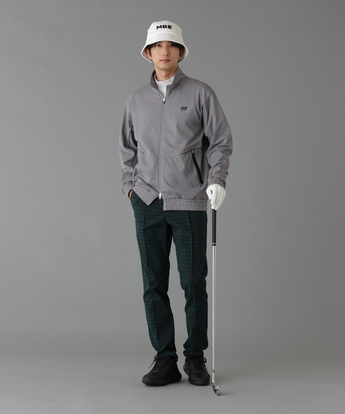 H:182cm/C:93/W:77/H:91 着用サイズ:5