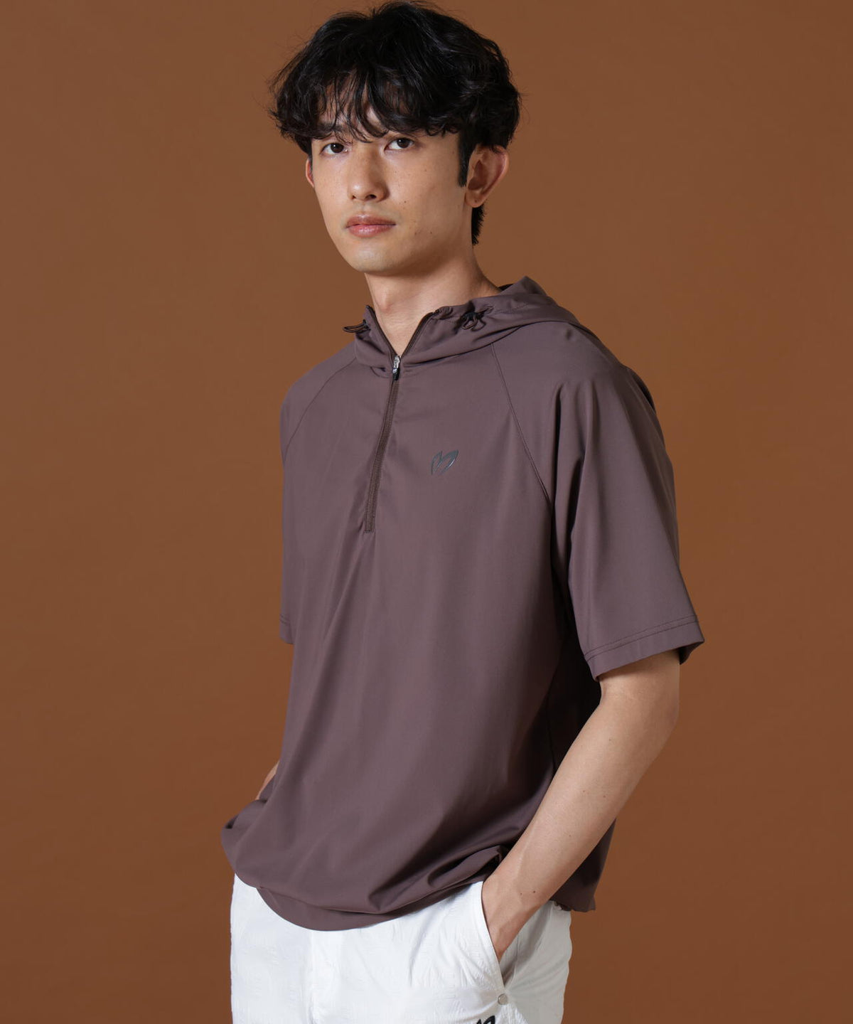 H:182cm/C:93/W:77/H:91 着用サイズ:5