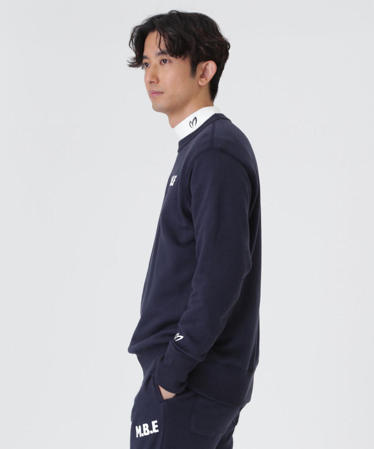 H:182cm/C:93/W:77/H:91 着用サイズ:5