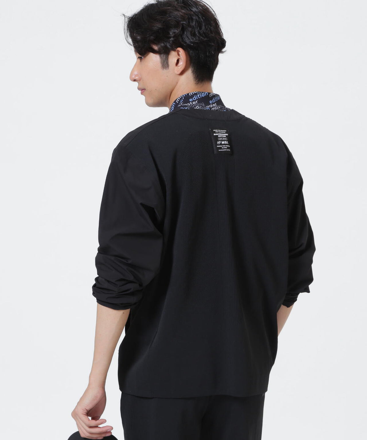 H:182cm/C:93/W:77/H:91 着用サイズ:5