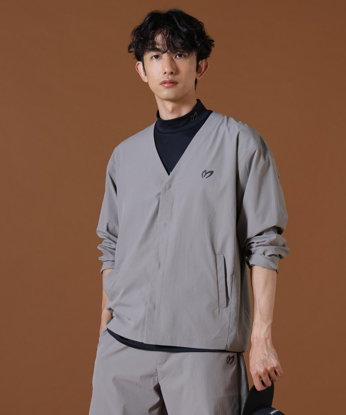H:182cm/C:93/W:77/H:91 着用サイズ:5
