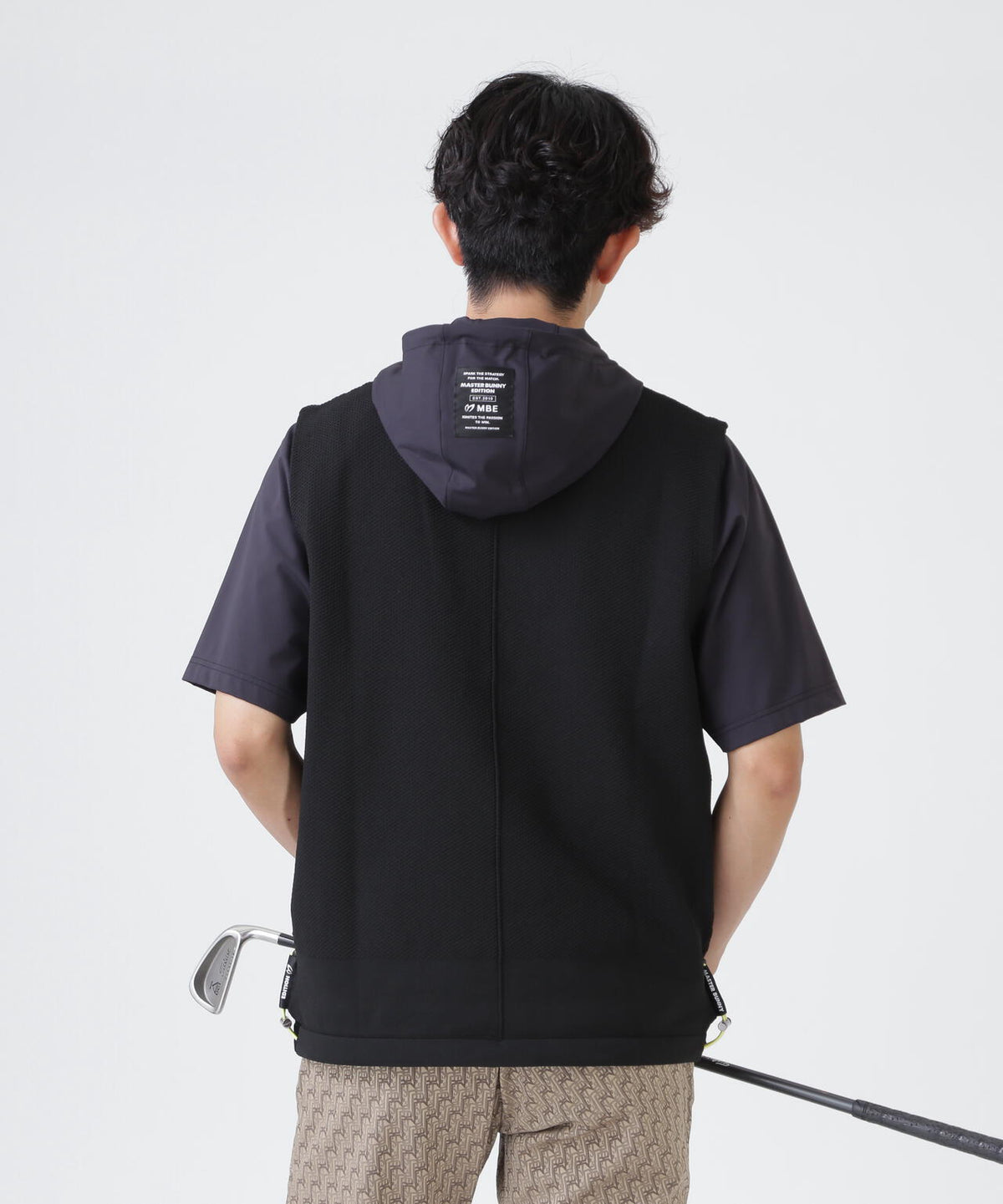 H:182cm/C:93/W:77/H:91 着用サイズ:5