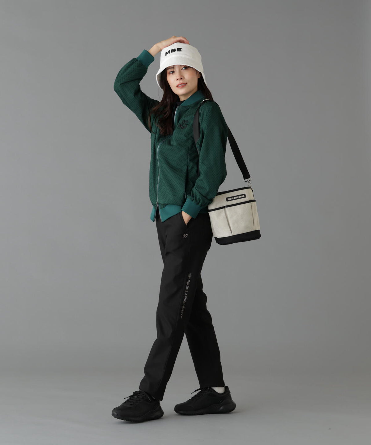 Height : 160 Bust : 80 Waist : 58 Hips : 83 着用サイズ:FR