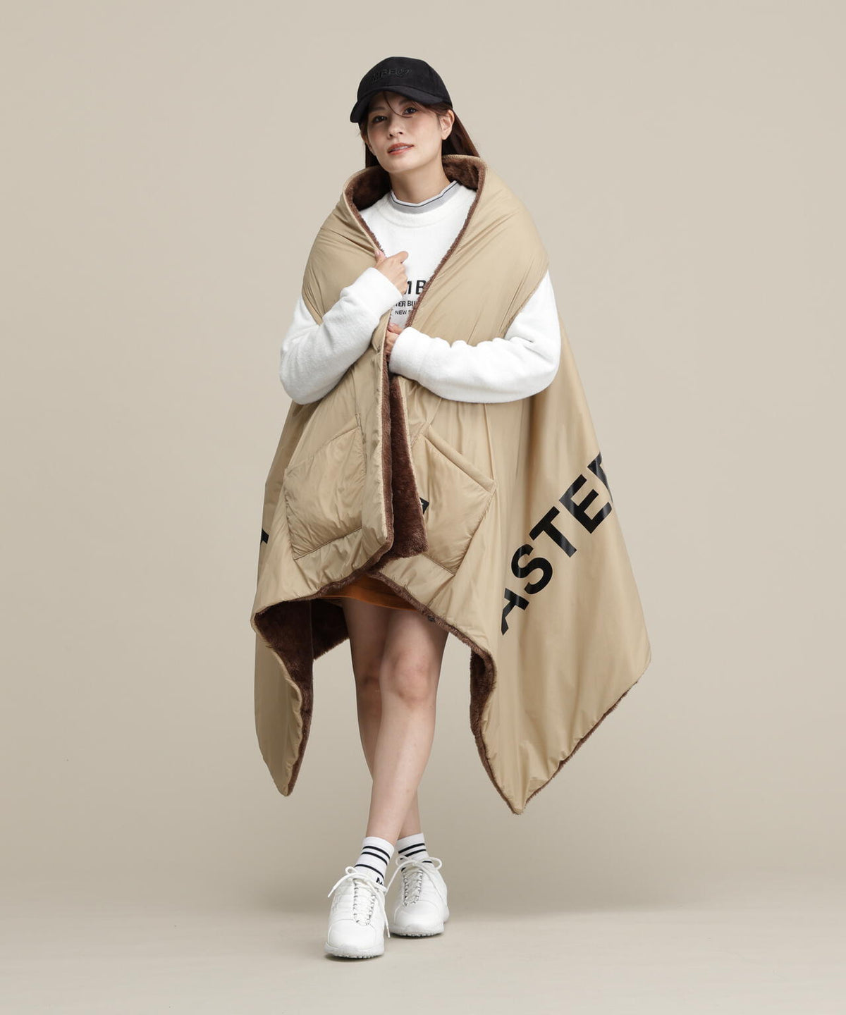 Height : 160 Bust : 80 Waist : 58 Hips : 83 着用サイズ:M