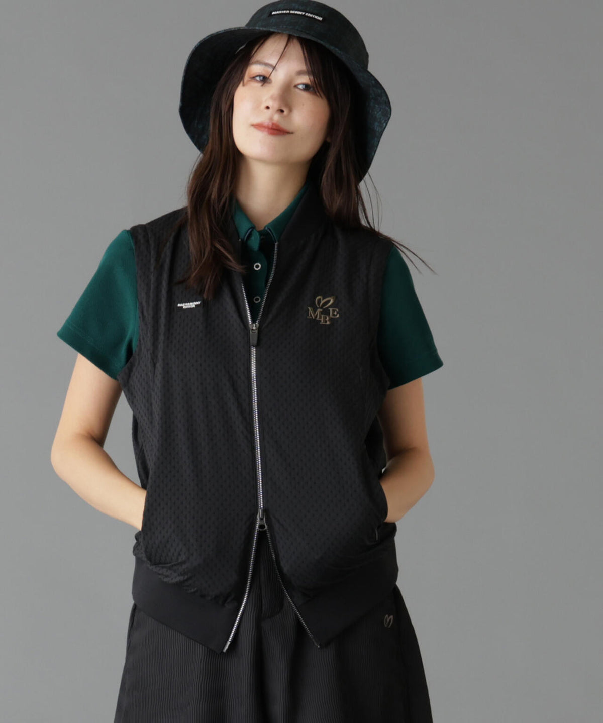 Height : 160 Bust : 80 Waist : 58 Hips : 83 着用サイズ:1