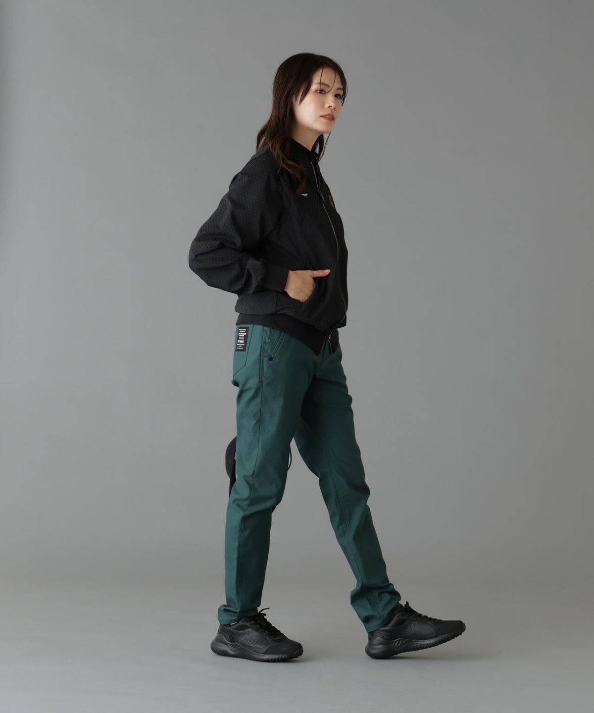 Height : 160 Bust : 80 Waist : 58 Hips : 83 着用サイズ:1