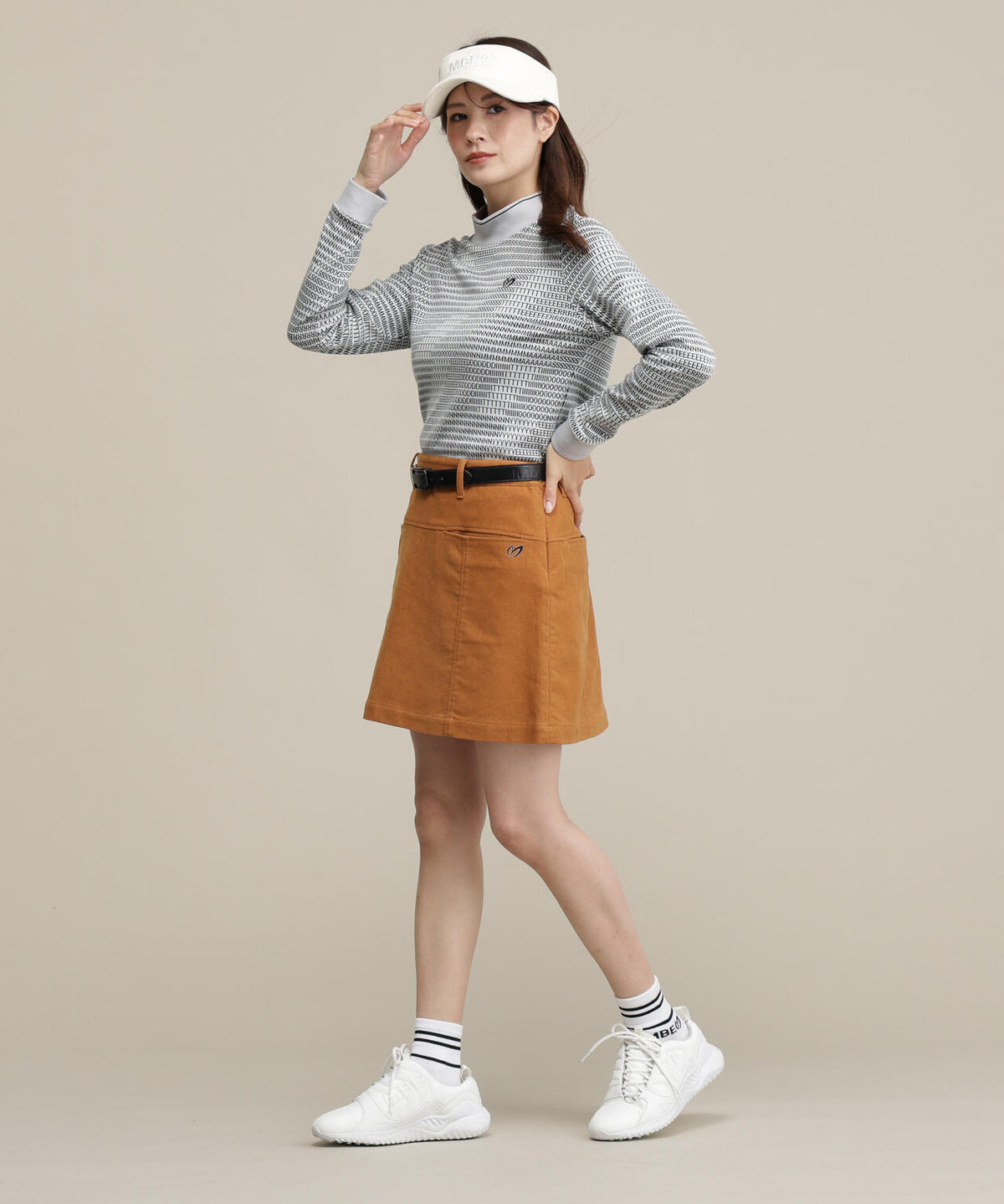Height : 160 Bust : 80 Waist : 58 Hips : 83 着用サイズ:1
