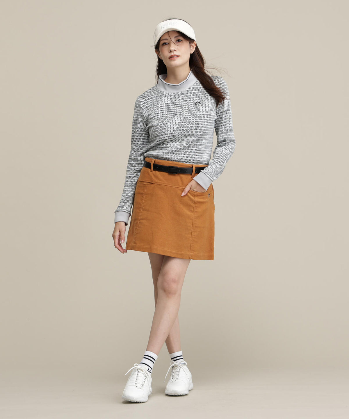Height : 160 Bust : 80 Waist : 58 Hips : 83 着用サイズ:1