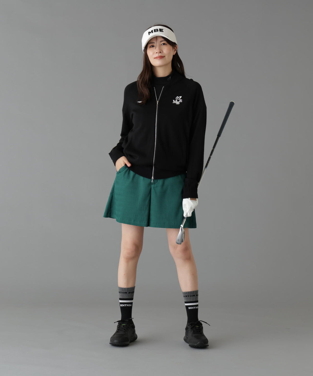 Height : 160 Bust : 80 Waist : 58 Hips : 83 着用サイズ:1