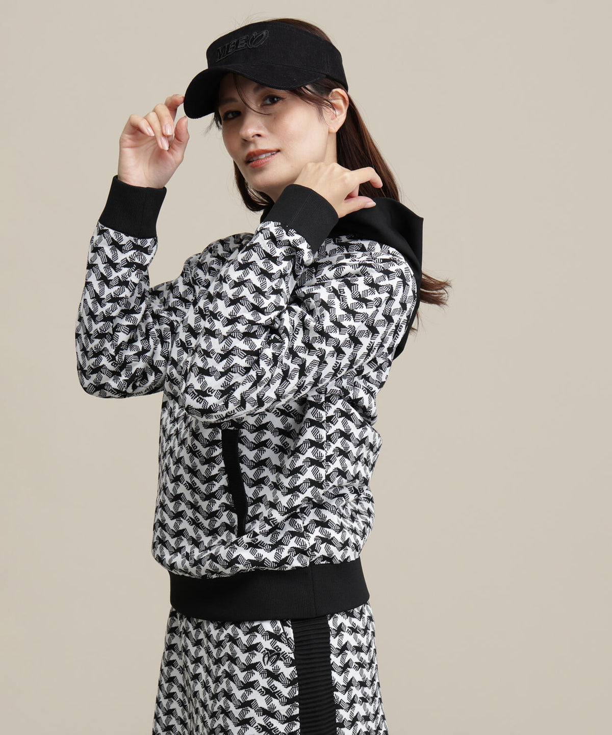 接結ニットフーディプルオーバー <変形千鳥柄> (WOMENS)