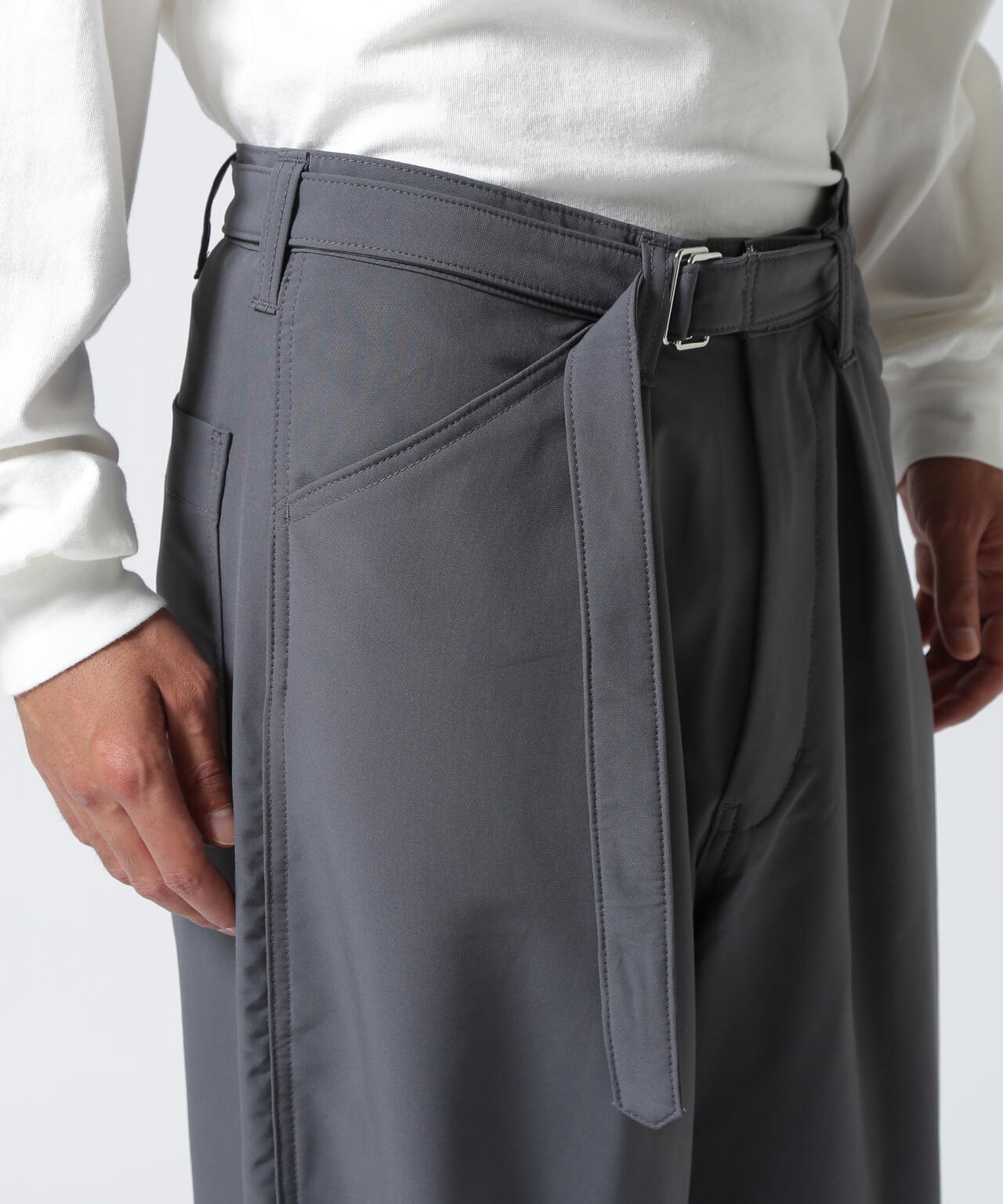 B omnivore STRETCH POLYESTER BELT LOOSE PANTS